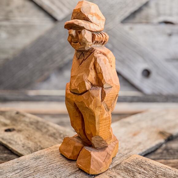 1993 Vintage Folk Art HandCarved Wooden Old Man “Oskar” w Hands in Pockets-6.5”H - Picture 6 of 9